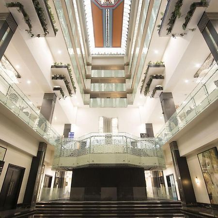 Le Meridien Bangalore Buitenkant foto
