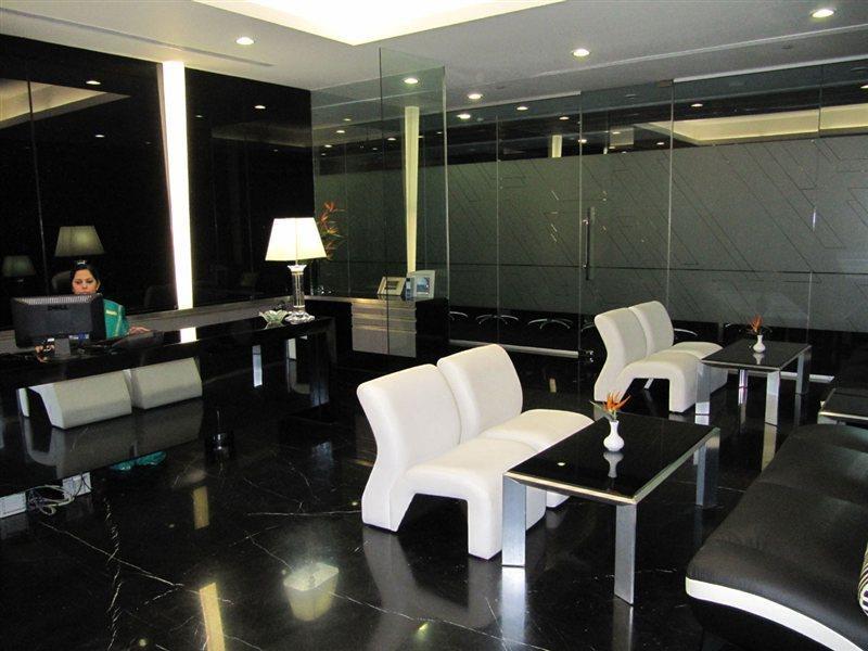 Le Meridien Bangalore Buitenkant foto