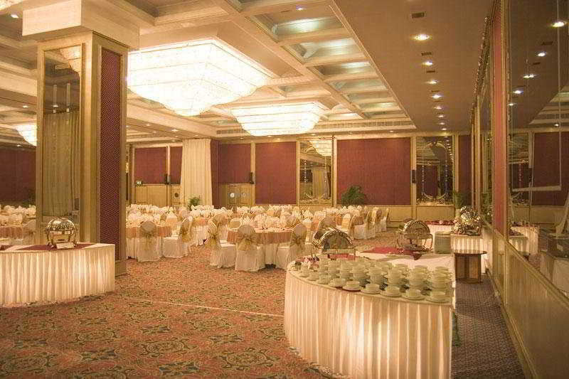 Le Meridien Bangalore Buitenkant foto