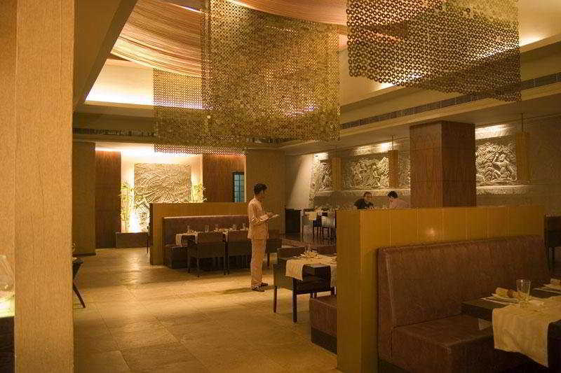 Le Meridien Bangalore Buitenkant foto