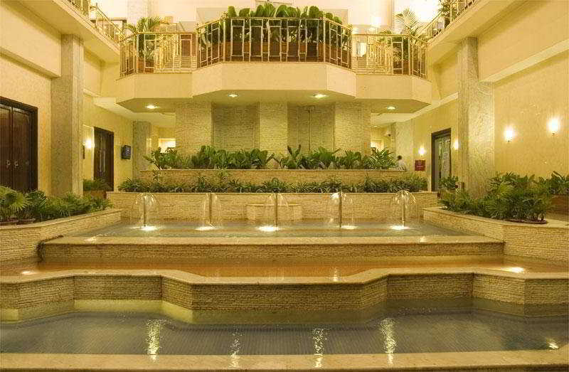 Le Meridien Bangalore Buitenkant foto