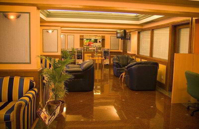 Le Meridien Bangalore Buitenkant foto