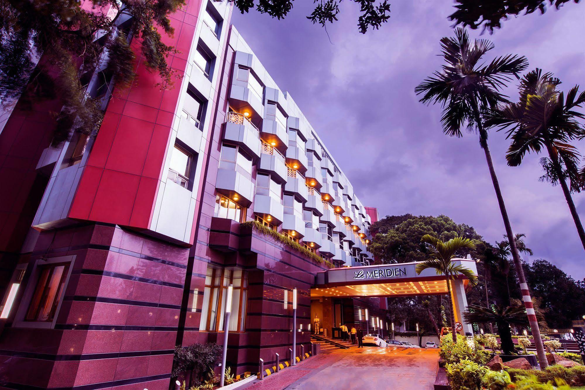 Le Meridien Bangalore Buitenkant foto
