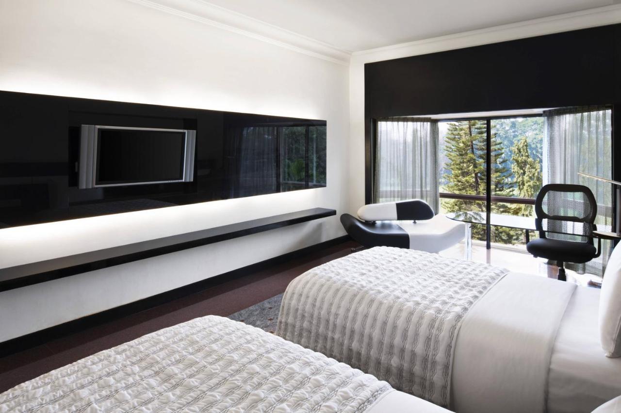 Le Meridien Bangalore Buitenkant foto