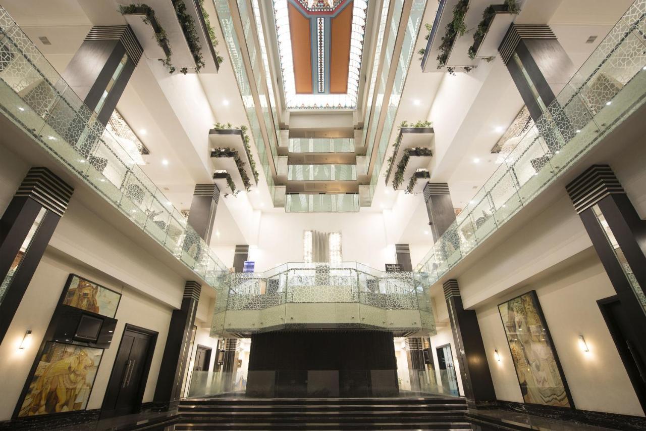 Le Meridien Bangalore Buitenkant foto