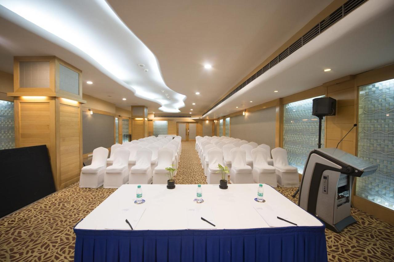 Le Meridien Bangalore Buitenkant foto