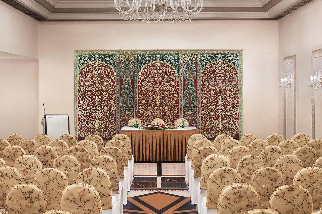 Le Meridien Bangalore Buitenkant foto